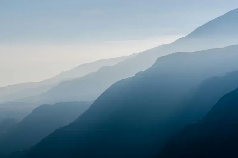 Cover Image for Finding Mindfulness in Nature: The Power of Mountain Sunrises