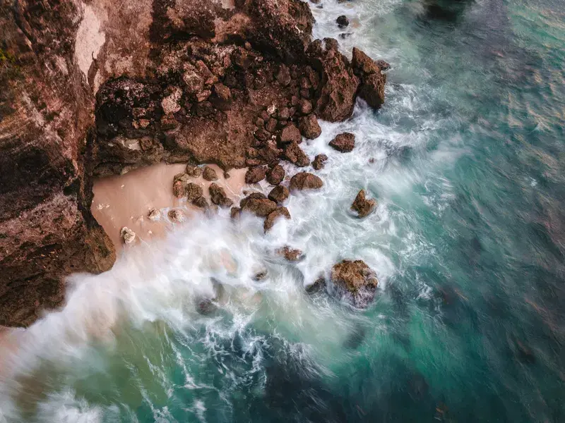 Cover Image for Finding Serenity at the Shoreline: Nature's Therapeutic Cliffs