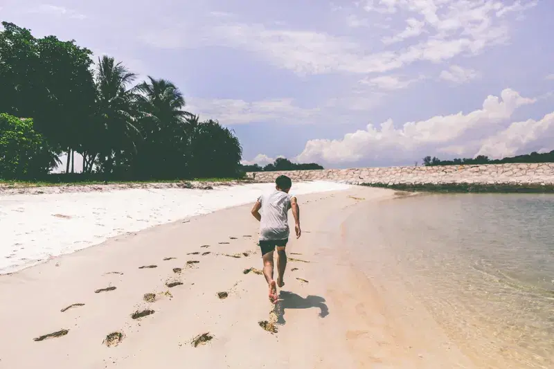 Cover Image for The Benefits of Running on the Beach for Mindfulness and Wellbeing