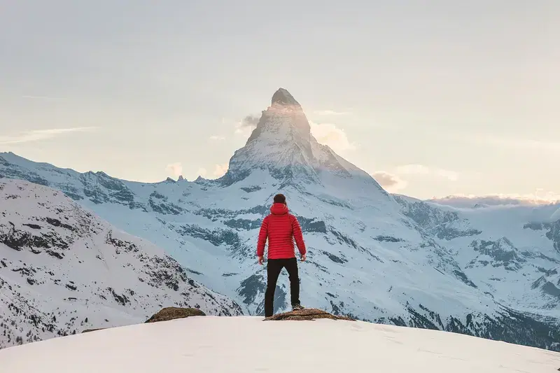 Cover Image for Connecting with Nature: The Benefits of Mountain Hiking in Winter