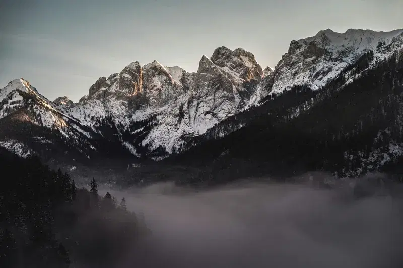 Cover Image for Connecting with Nature: The Wellness Benefits of Hiking in the Rockies