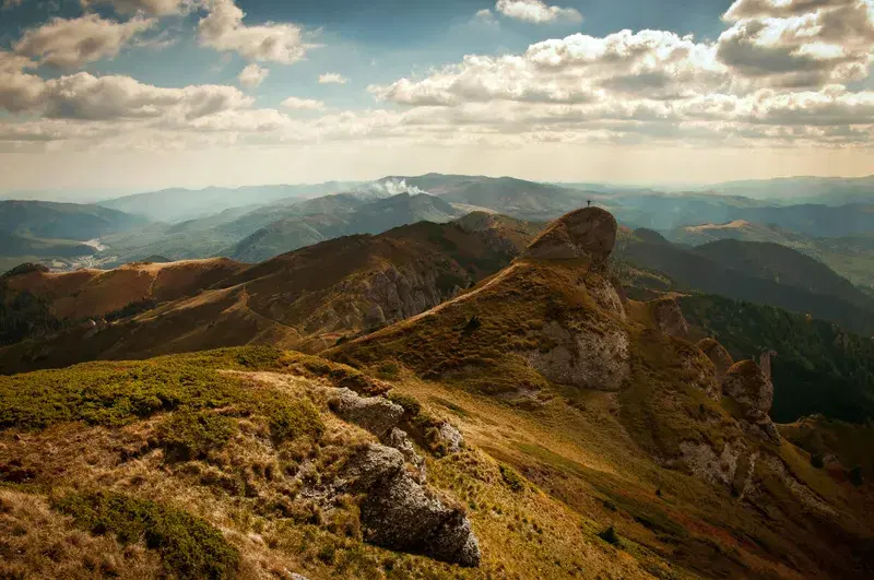 Cover Image for Connecting with Nature: The Benefits of Outdoor Scenery for Mindfulness