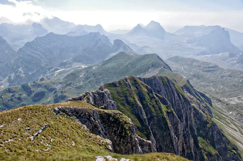 Cover Image for Connecting with Nature: The Benefits of Mountain Landscapes for Mental Wellness