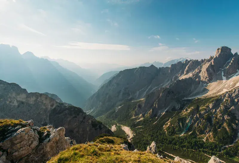 Cover Image for Connecting with Nature: The Benefits of Scenic Trails for Mindfulness