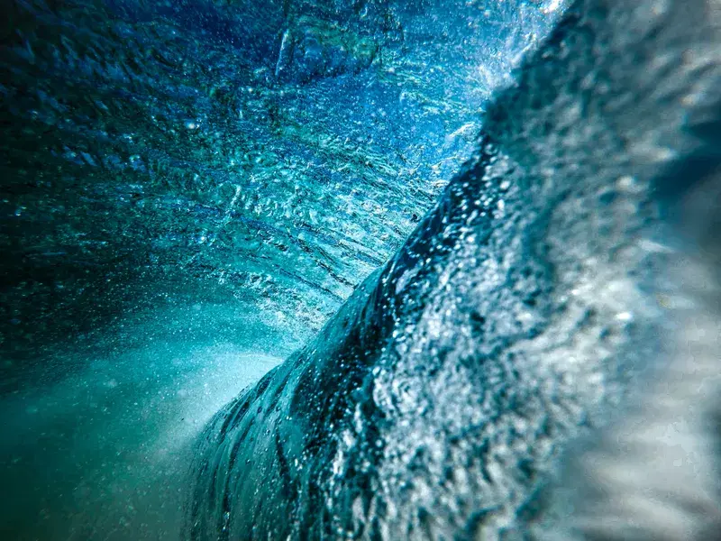 Cover Image for Embracing Nature: The Healing Power of Ocean Waves