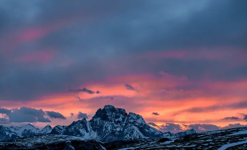 Cover Image for Embracing Nature: Finding Mindfulness in the Coldest Sunset