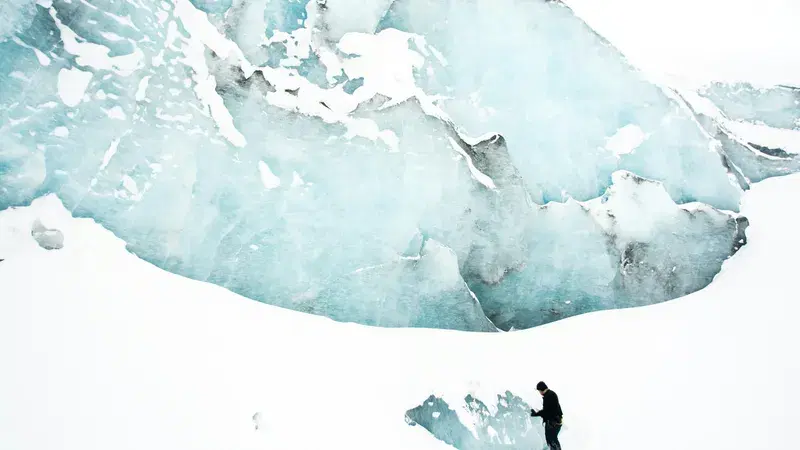 Cover Image for Embracing Nature: Mindfulness Practices in Snowy Landscapes