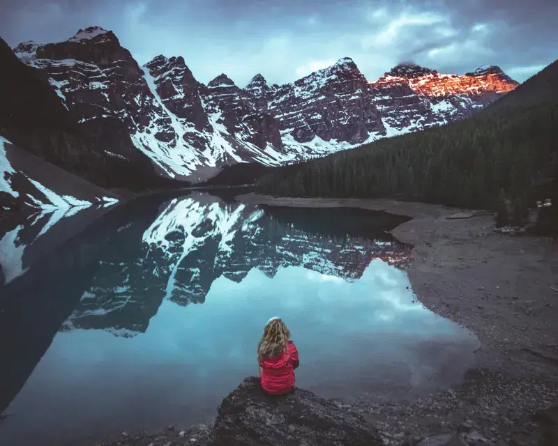 Cover Image for Embracing Nature: The Benefits of Outdoor Meditation at Moraine Lake