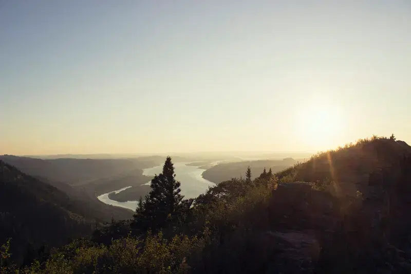 Cover Image for Embracing Nature: The Benefits of Outdoor Meditation at Sunrise