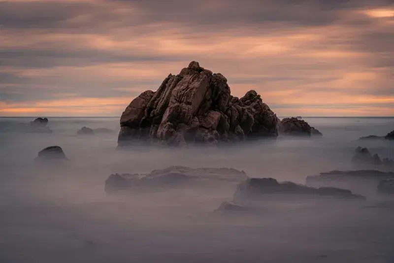 Cover Image for Embracing Nature: The Benefits of Outdoor Meditation by the Water