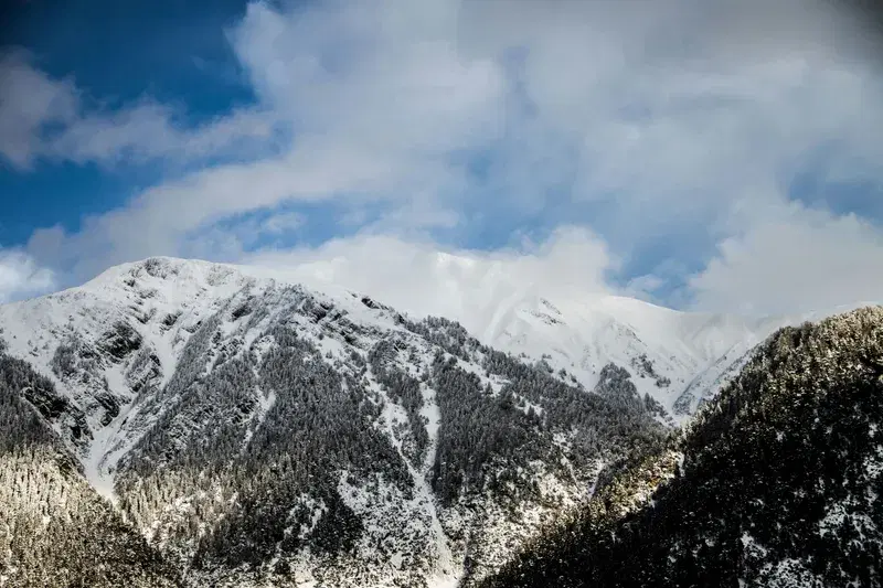 Cover Image for Embracing Nature: The Benefits of Snowy Mountain Landscapes for Mental Wellness