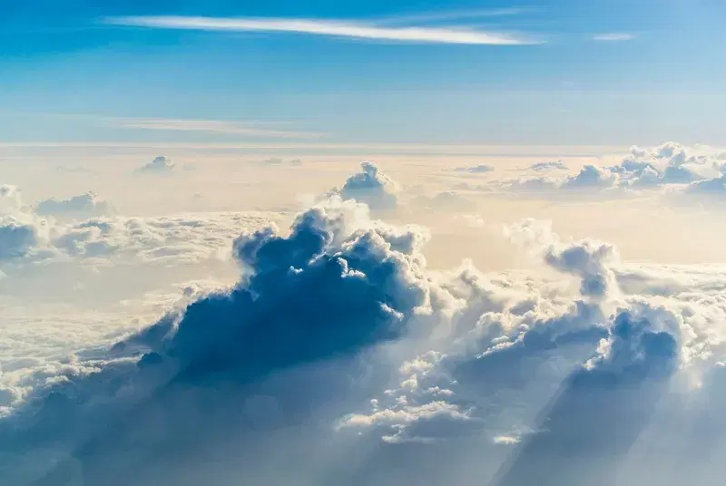 Cover Image for Embracing Nature: The Therapeutic Benefits of Cloud Gazing