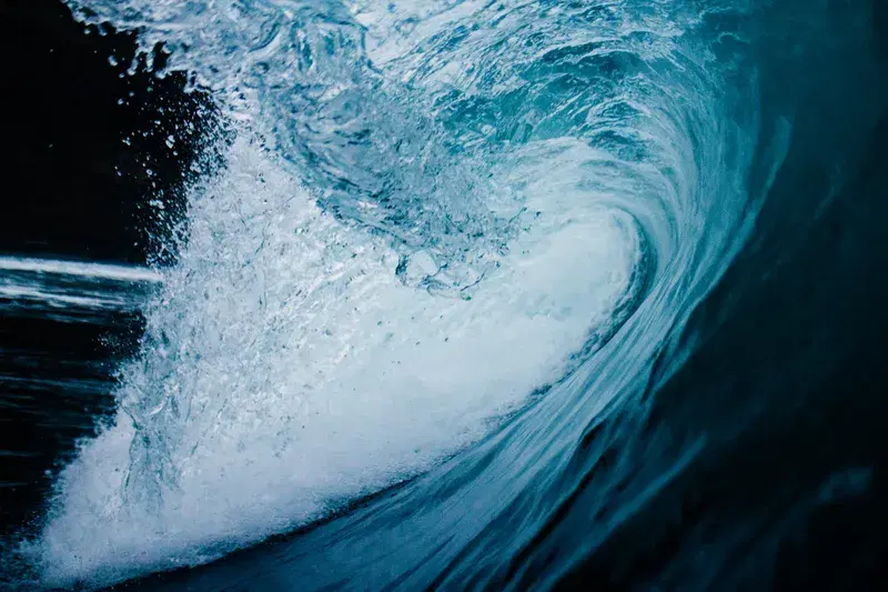 Cover Image for Embracing Nature's Power: The Therapeutic Benefits of Ocean Waves