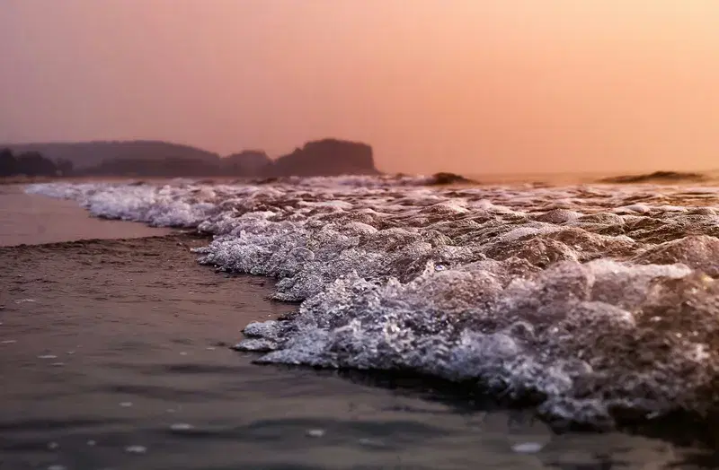 Cover Image for Embracing the Relentless Nature of the Ocean for Mindfulness