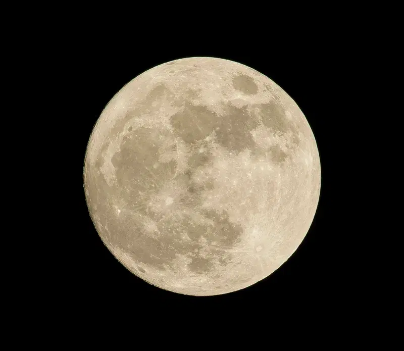 Cover Image for Embracing the Night: How the Moon Influences Our Mindfulness Practices