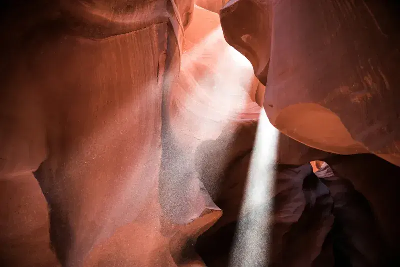 Cover Image for Exploring the Serenity of Antelope Canyon: A Guide to Mindful Nature Experiences