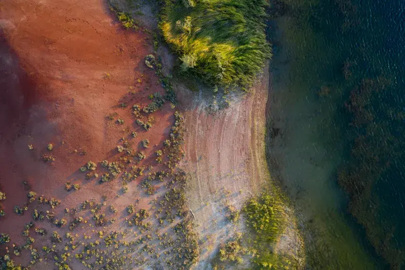 Cover Image for Exploring the Hidden Gems of the Painted Hills: Nature's Color Palette