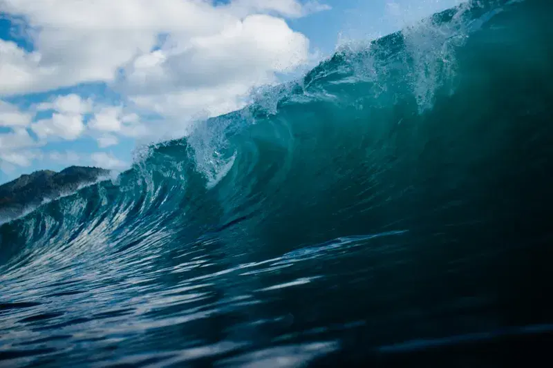 Cover Image for Finding Calm in Nature: The Therapeutic Benefits of Ocean Waves