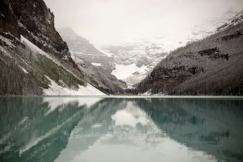 Cover Image for Finding Mindfulness: The Healing Power of Nature at Lake Louise