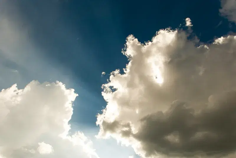 Cover Image for Finding Mindfulness in Nature: The Benefits of Cloud Gazing