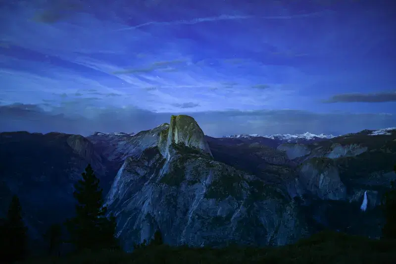 Cover Image for Finding Mindfulness in Nature: The Serenity of Dusk at Glacier Point