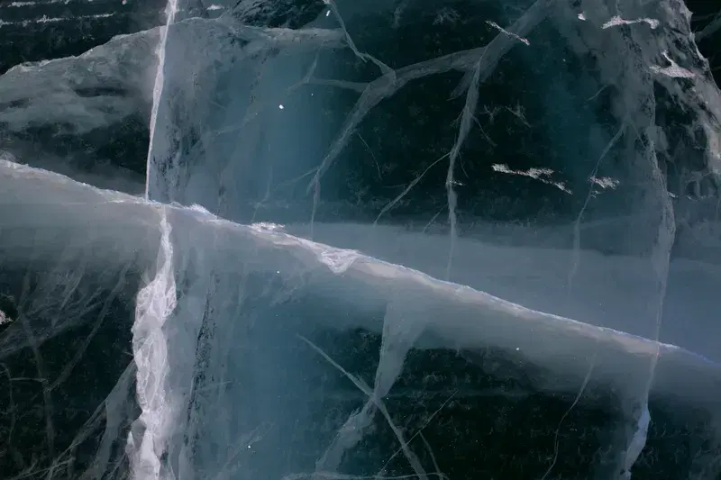 Cover Image for Finding Peace in Arctic Landscapes: The Calm of Ice Roads