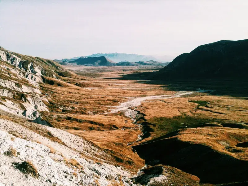 Cover Image for Finding Peace in Nature: The Benefits of Hiking in Italian Valleys