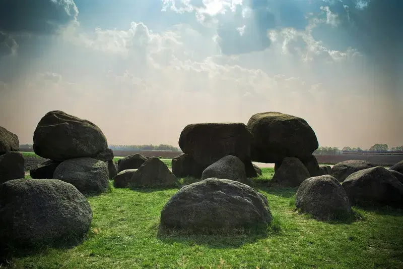 Cover Image for Finding Peace in Nature: The Benefits of Boulder Formations