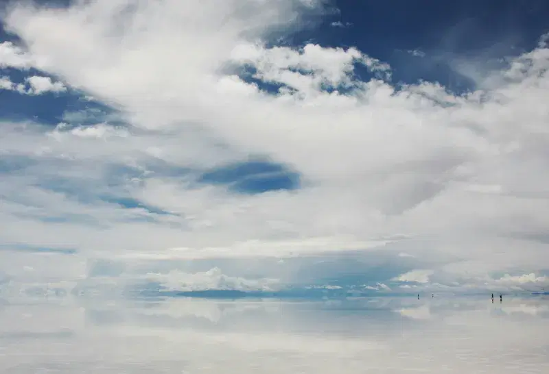 Cover Image for Finding Peace in Nature: Embracing the Outdoors with Cloud Mirrors