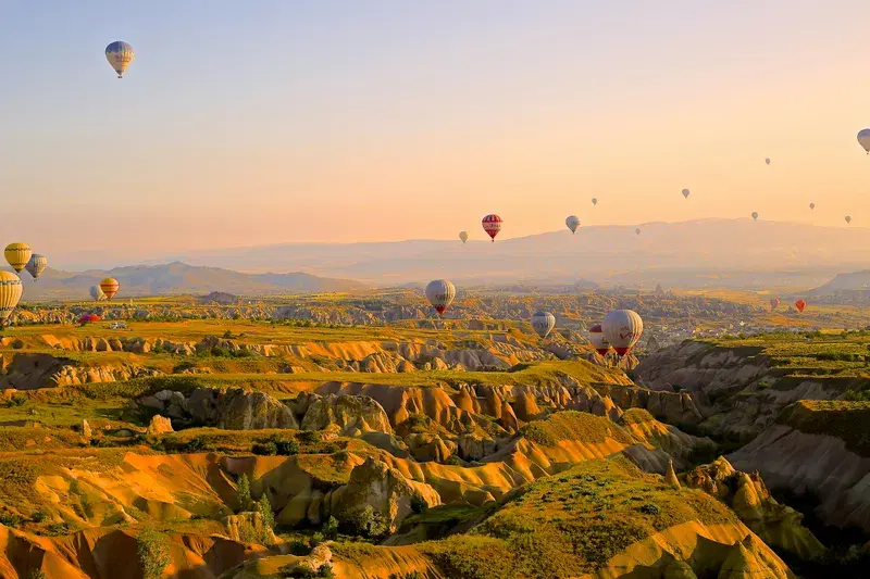 Cover Image for Finding Peace in Nature: The Art of Hot Air Ballooning
