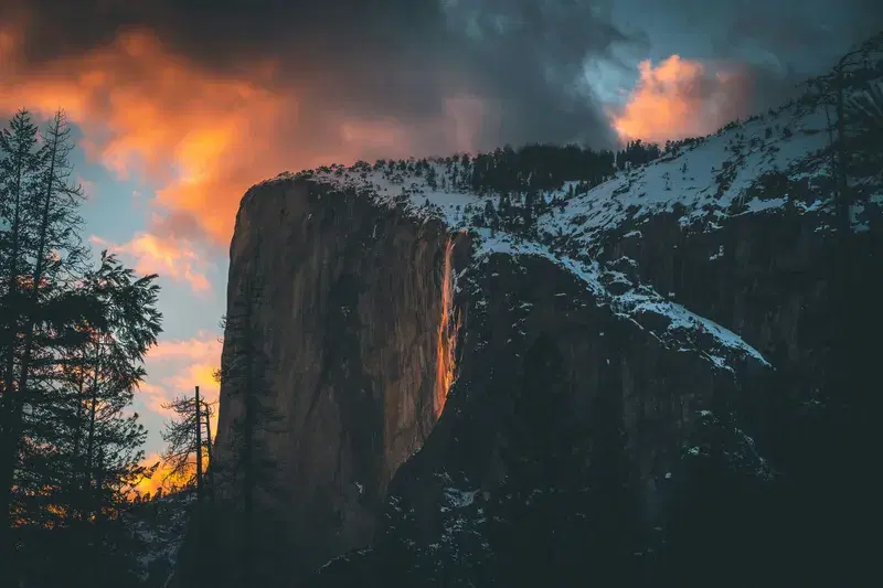 Cover Image for Finding Peace in Nature: The Benefits of Mountain Scenery