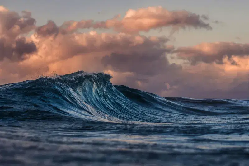 Cover Image for Finding Peace in Nature: The Healing Power of Sea Waves