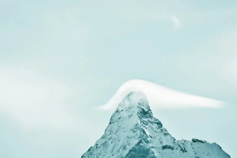 Cover Image for Finding Peace in Nature: The Beauty of Snow-Capped Mountains