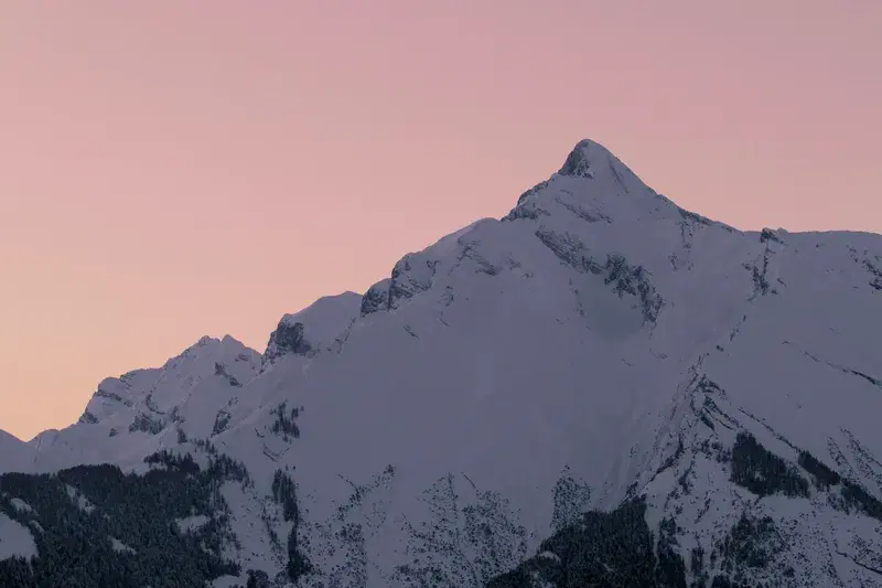 Cover Image for Finding Peace in Nature: Benefits of Snowy Mountain Retreats