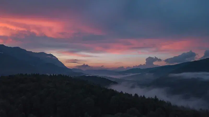 Cover Image for Finding Peace in Nature: How Sunset Views Enhance Your Wellbeing