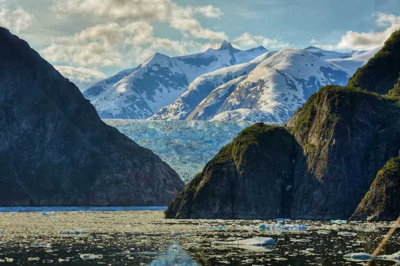 Cover Image for Finding Peace in Nature: The Benefits of Visiting Fjords and Glaciers