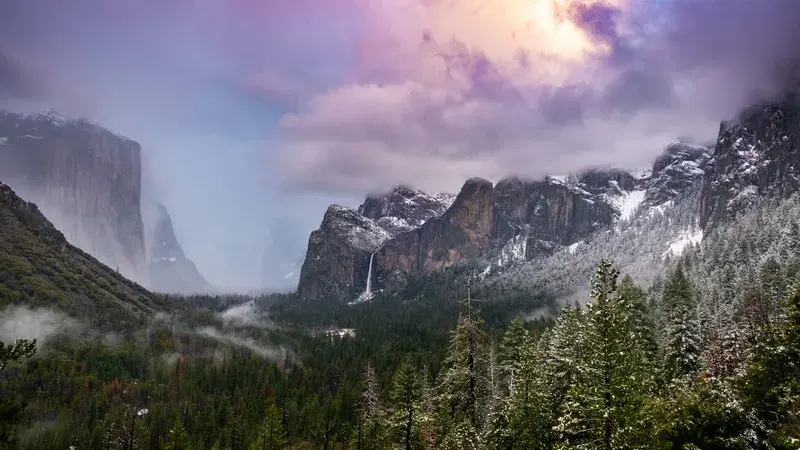 Cover Image for Finding Peace in Nature: The Mindfulness Benefits of Mountain Landscapes