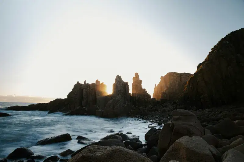 Cover Image for Finding Serenity in Nature: The Healing Power of Ocean Landscapes