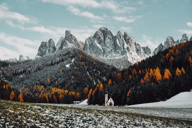 Cover Image for Finding Serenity in Nature: The Healing Power of Snowy Landscapes