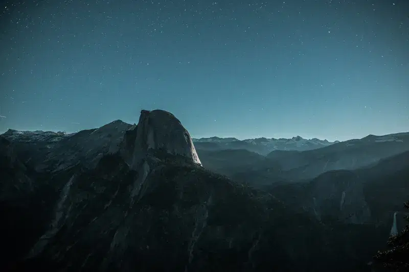 Cover Image for The Healing Power of Nature: Finding Mindfulness Under the Moonlight