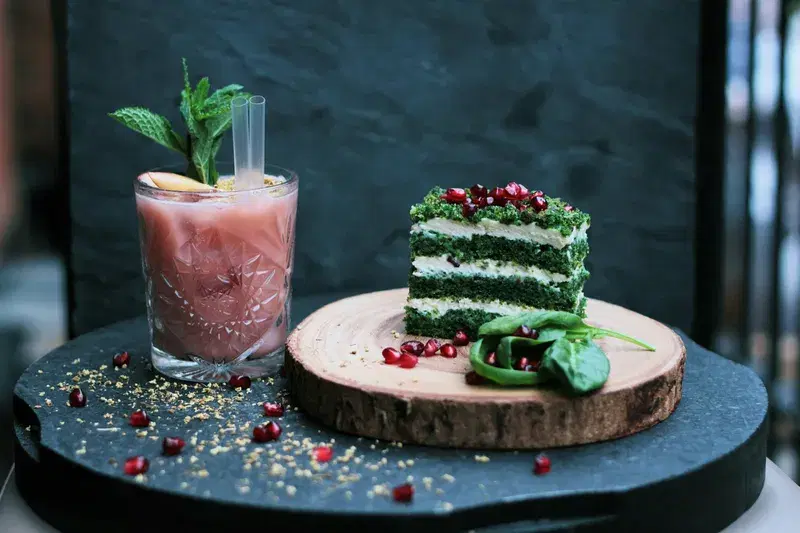 Cover Image for Deliciously Green: The Health Benefits of Spinach Cake