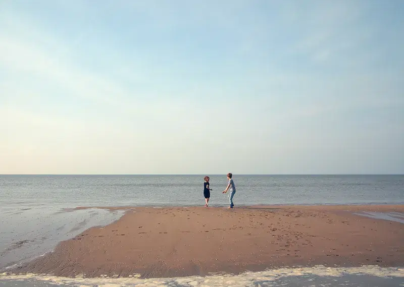 Cover Image for The Joy of Outdoor Play: Benefits of Beach Activities for Children