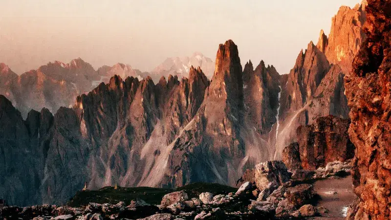 Cover Image for Mindful Hiking: Connecting with Nature and Its Beauty