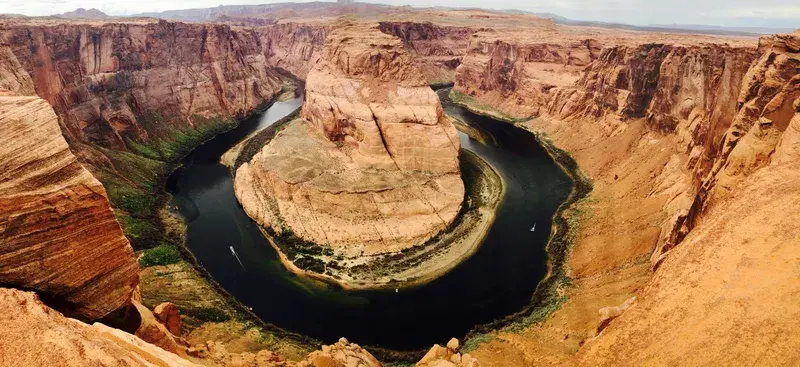 Cover Image for Mindful Nature Walks: Finding Peace at Horseshoe Bend