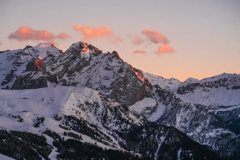 Cover Image for Finding Peace in Nature: Mindfulness Practices in the Dolomiti Mountains