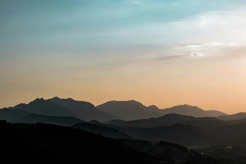 Cover Image for Finding Peace in Nature: The Wellness Benefits of Mountain Landscapes