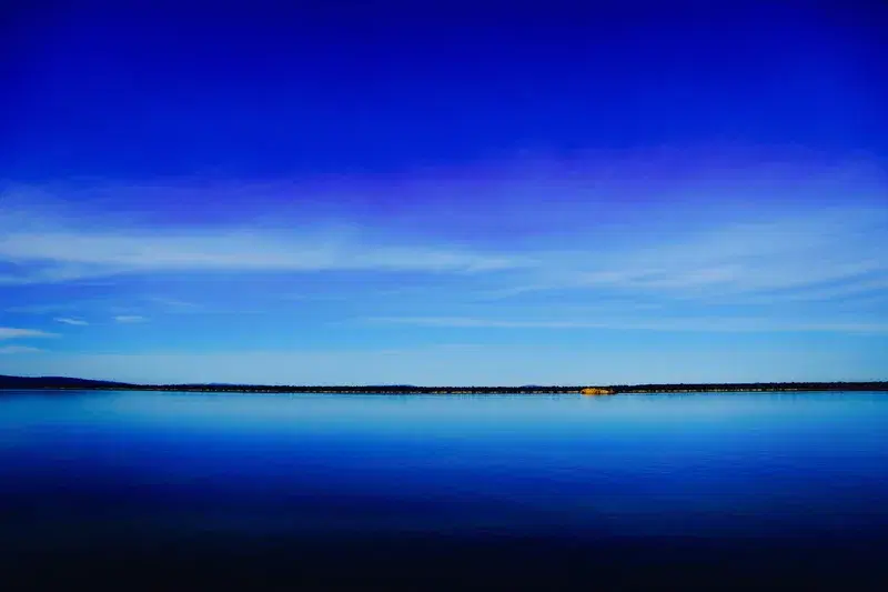 Cover Image for Finding Serenity by the Water: The Benefits of Lakeside Mindfulness