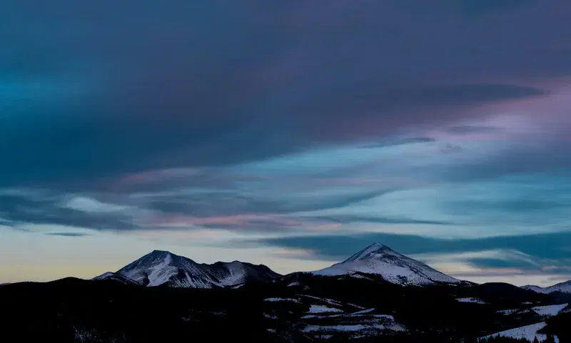 Cover Image for Finding Serenity in Nature: The Healing Power of Mountain Landscapes