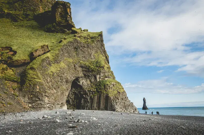 Cover Image for The Serenity of Nature: Finding Mindfulness in Coastal Landscapes