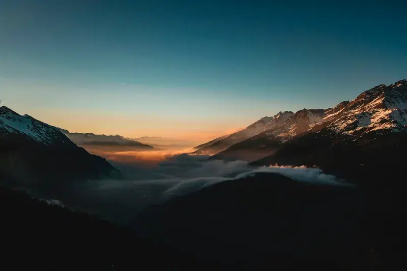 Cover Image for The Therapeutic Benefits of Nature: Mindfulness in the French Alps